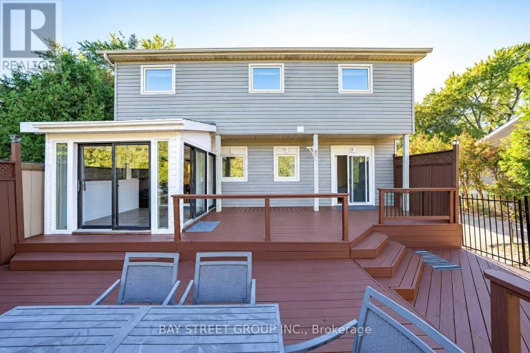 1111 KENT AVENUE, Oakville (CP College Park), Ontario, L6H1Z9
