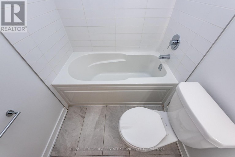 A224 - 3210 DAKOTA COMMON, Burlington (Alton), Ontario, L7M2A8