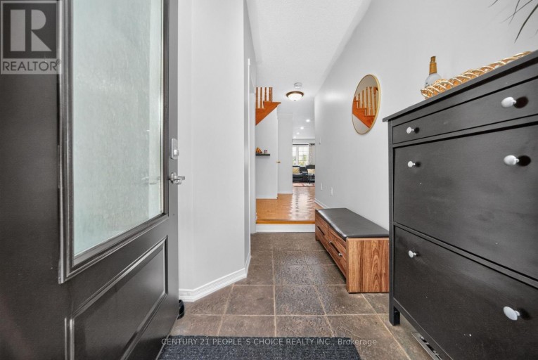 44 MONACO COURT, Brampton (Fletcher's Meadow), Ontario, L7A1X4