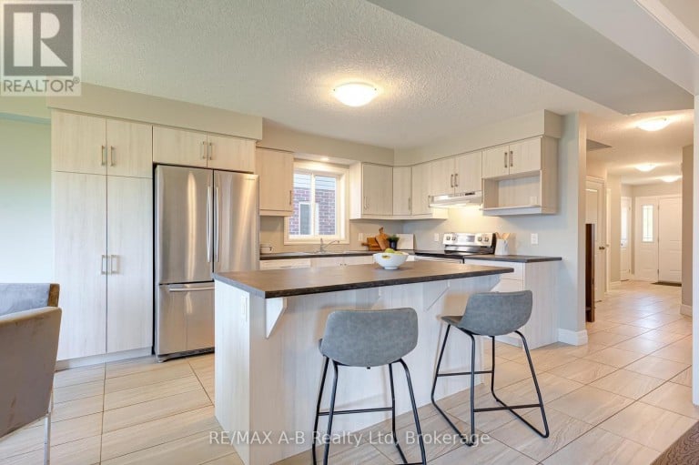 88 DAVIDSON DRIVE, Stratford, Ontario, N5A0J5
