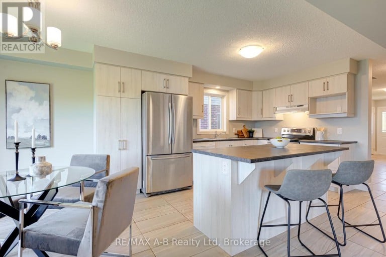 88 DAVIDSON DRIVE, Stratford, Ontario, N5A0J5