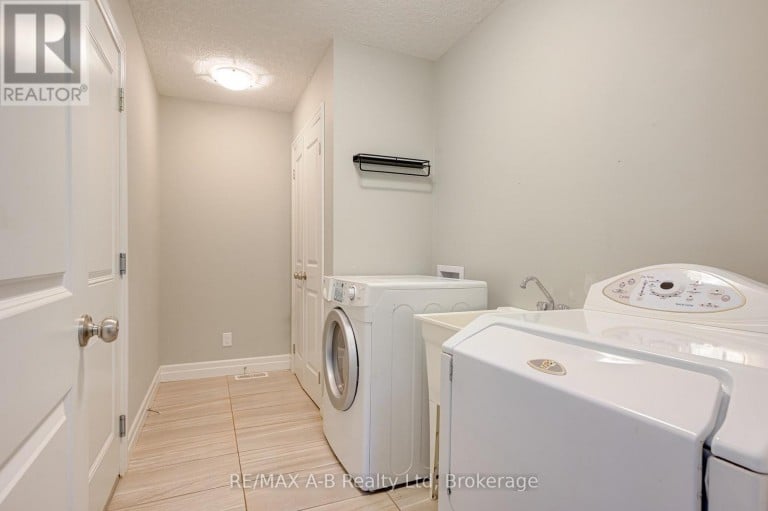 88 DAVIDSON DRIVE, Stratford, Ontario, N5A0J5