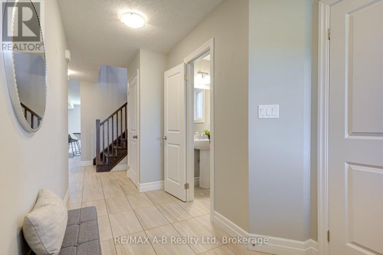 88 DAVIDSON DRIVE, Stratford, Ontario, N5A0J5