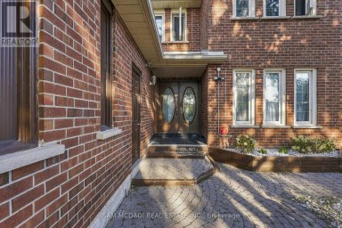 22 BUTLERS COURT Brampton (Fletcher's Creek South) Ontario photo 2
