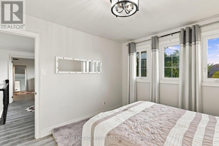 22 BUTLERS COURT, Brampton (Fletcher's Creek South), Ontario, L6Y3T7