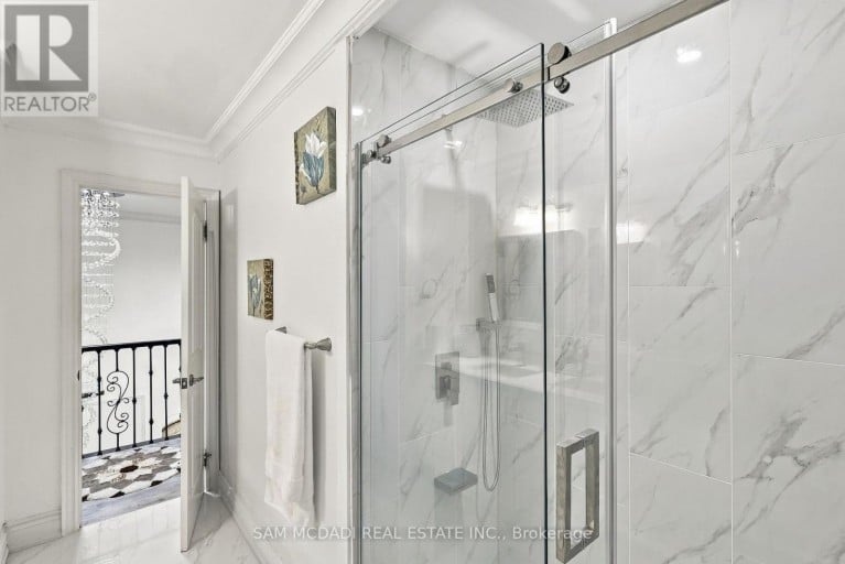 22 BUTLERS COURT, Brampton (Fletcher's Creek South), Ontario, L6Y3T7