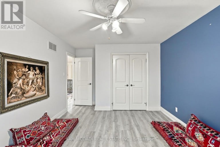 22 BUTLERS COURT, Brampton (Fletcher's Creek South), Ontario, L6Y3T7