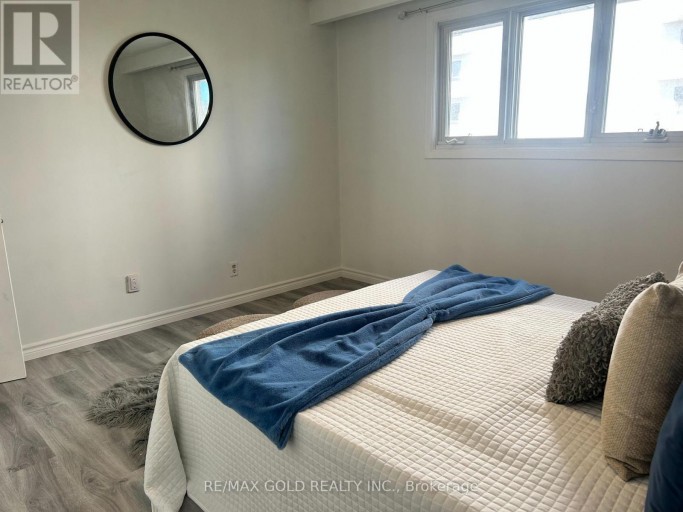 38 ACHILL CRESCENT, Mississauga (Fairview), Ontario, L5B1L1