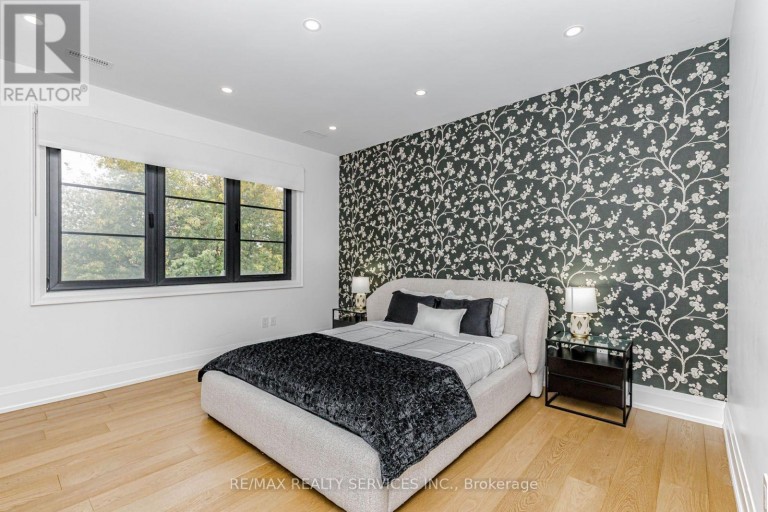94 VISTA BOULEVARD, Mississauga (Streetsville), Ontario, L5M1V9