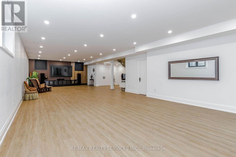 94 VISTA BOULEVARD, Mississauga (Streetsville), Ontario, L5M1V9