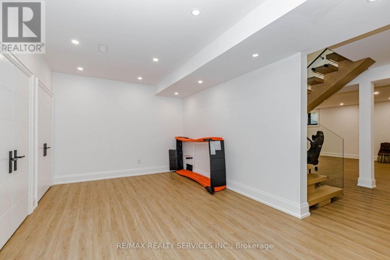 94 VISTA BOULEVARD, Mississauga (Streetsville), Ontario, L5M1V9
