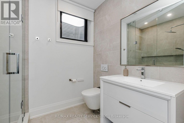94 VISTA BOULEVARD, Mississauga (Streetsville), Ontario, L5M1V9