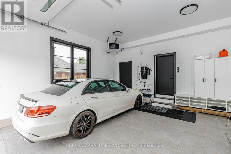 94 VISTA BOULEVARD, Mississauga (Streetsville), Ontario, L5M1V9