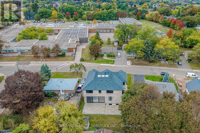 94 VISTA BOULEVARD, Mississauga (Streetsville), Ontario, L5M1V9