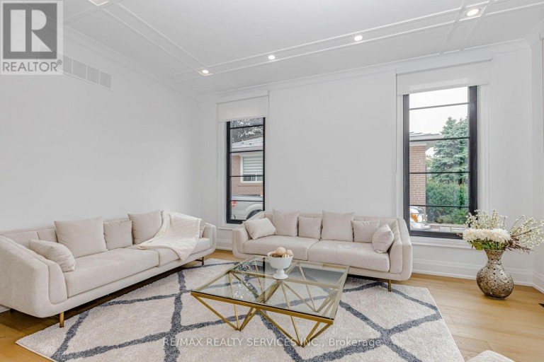 94 VISTA BOULEVARD, Mississauga (Streetsville), Ontario, L5M1V9