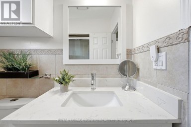4 BUTTERCUP COURT Toronto (Humber Summit) Ontario photo 16