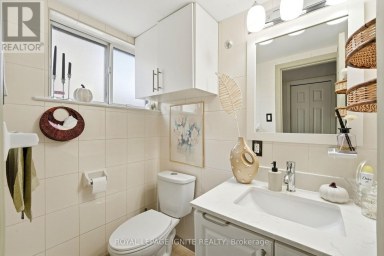 4 BUTTERCUP COURT Toronto (Humber Summit) Ontario photo 20