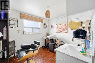 4 BUTTERCUP COURT Toronto (Humber Summit) Ontario photo 21