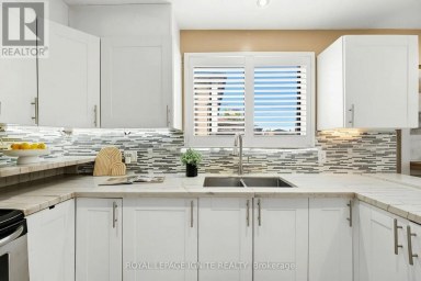 4 BUTTERCUP COURT Toronto (Humber Summit) Ontario photo 6
