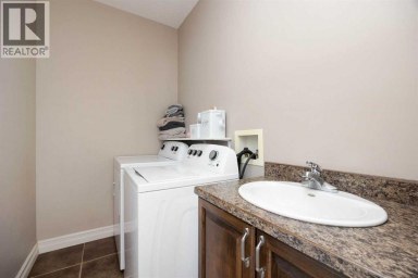156 Paris Crescent Fort McMurray Alberta photo 10