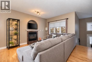 156 Paris Crescent Fort McMurray Alberta photo 2