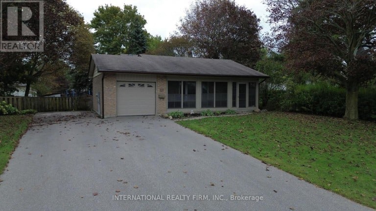 9 VAUGHAN AVENUE, Port Hope, Ontario, L1A3Y8