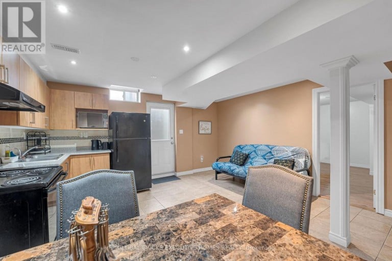 1534 SCENIC LANE DRIVE, Pickering (Duffin Heights), Ontario, L1X0B4
