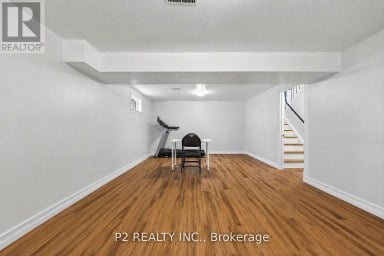22 - 22-25 GOSFORD BOULEVARD N Toronto (Black Creek) Ontario photo 14