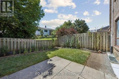22 - 22-25 GOSFORD BOULEVARD N Toronto (Black Creek) Ontario photo 16