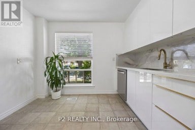 22 - 22-25 GOSFORD BOULEVARD N Toronto (Black Creek) Ontario photo 2