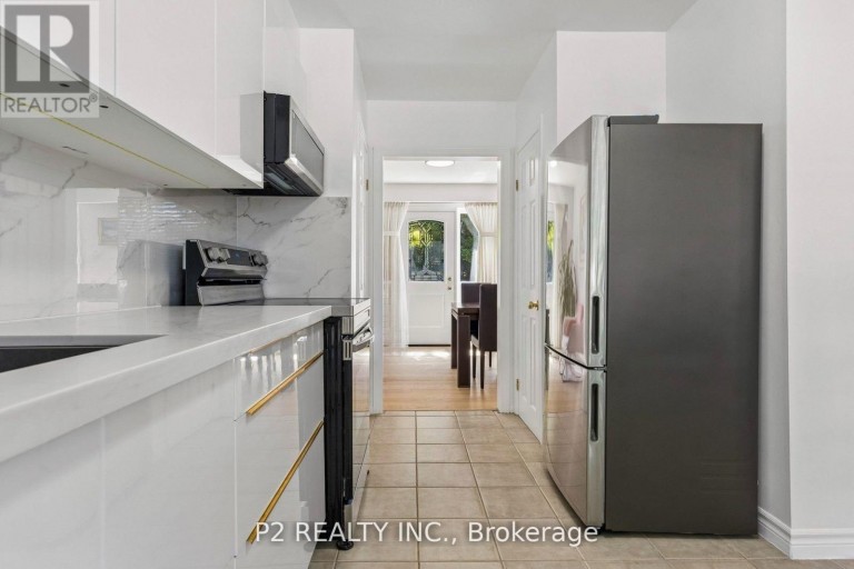 22 - 22-25 GOSFORD BOULEVARD N, Toronto (Black Creek), Ontario, M3N2G7