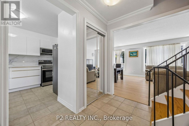 22 - 22-25 GOSFORD BOULEVARD N, Toronto (Black Creek), Ontario, M3N2G7