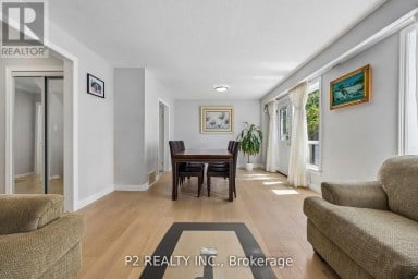 22 - 22-25 GOSFORD BOULEVARD N Toronto (Black Creek) Ontario photo 6