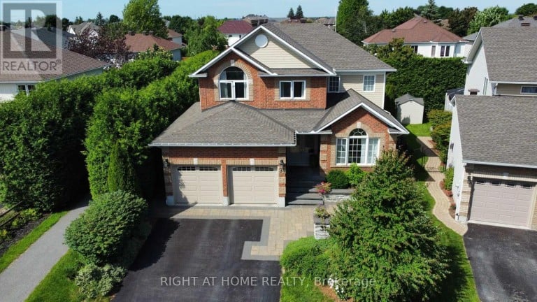 31 FORILLON CRESCENT, Ottawa, Ontario, K2M2W7