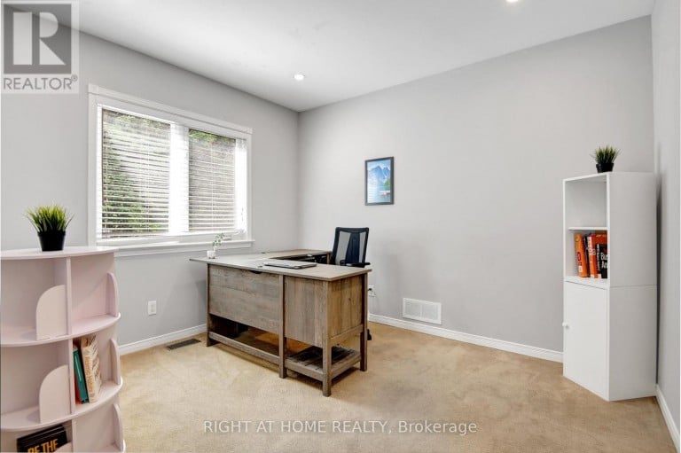 31 FORILLON CRESCENT, Ottawa, Ontario, K2M2W7