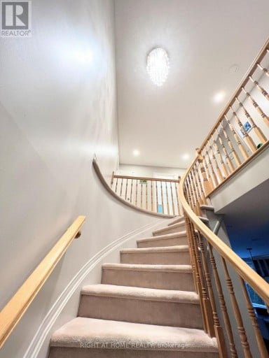 31 FORILLON CRESCENT, Ottawa, Ontario, K2M2W7