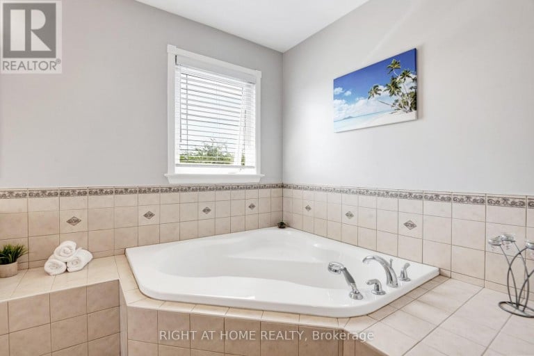 31 FORILLON CRESCENT, Ottawa, Ontario, K2M2W7