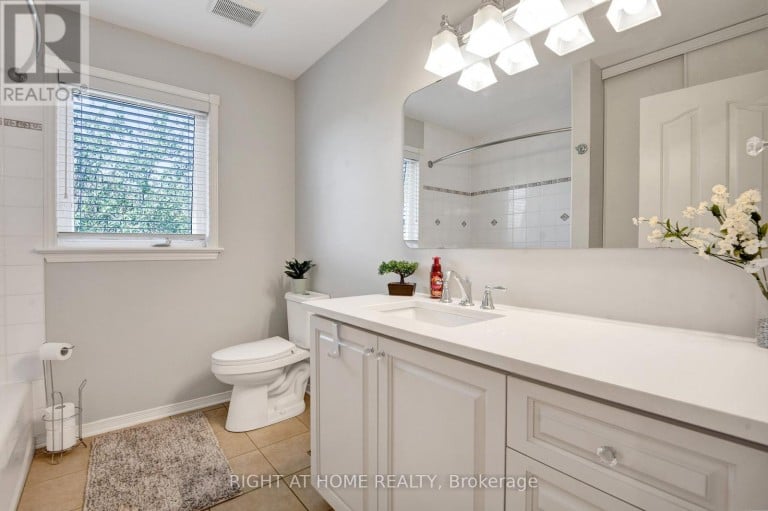 31 FORILLON CRESCENT, Ottawa, Ontario, K2M2W7