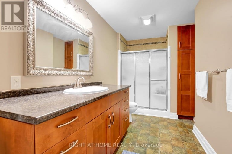 31 FORILLON CRESCENT, Ottawa, Ontario, K2M2W7