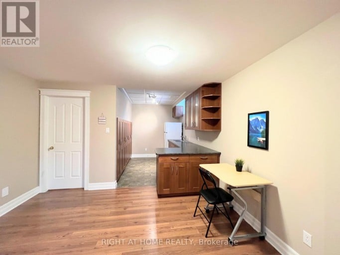 31 FORILLON CRESCENT, Ottawa, Ontario, K2M2W7
