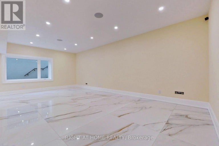 10 JOCELYN CRESCENT, Toronto (Banbury-Don Mills), Ontario, M3B1A2