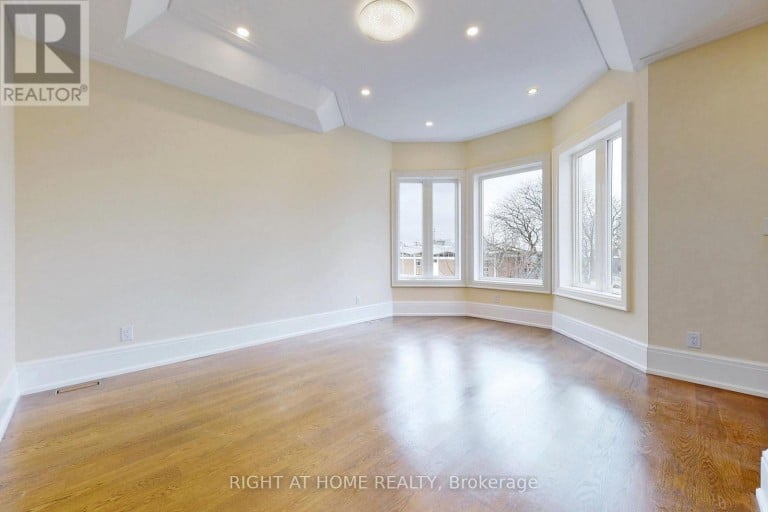 10 JOCELYN CRESCENT, Toronto (Banbury-Don Mills), Ontario, M3B1A2