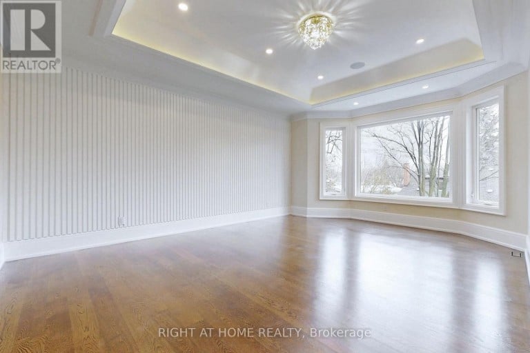 10 JOCELYN CRESCENT, Toronto (Banbury-Don Mills), Ontario, M3B1A2