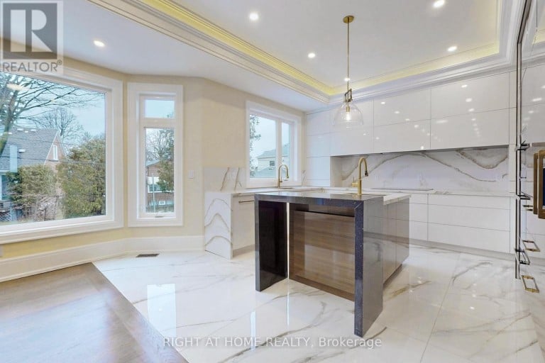 10 JOCELYN CRESCENT, Toronto (Banbury-Don Mills), Ontario, M3B1A2