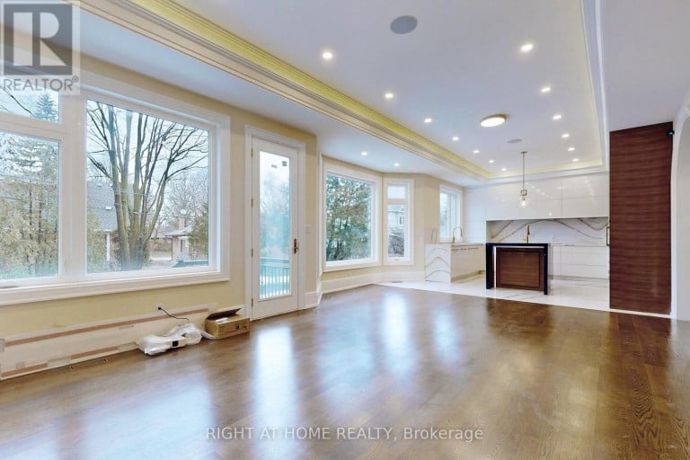 10 JOCELYN CRESCENT, Toronto (Banbury-Don Mills), Ontario, M3B1A2