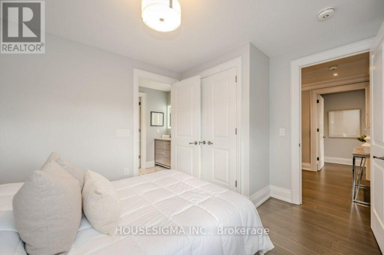 1298 PINEGROVE ROAD, Oakville (WO West), Ontario, L6L2X3