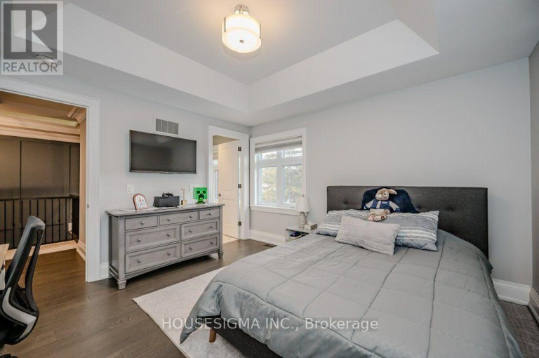 1298 PINEGROVE ROAD, Oakville (WO West), Ontario, L6L2X3