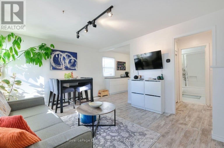 760 NEW ROMAINE STREET, Peterborough (Otonabee Ward 1), Ontario, K9J2E9