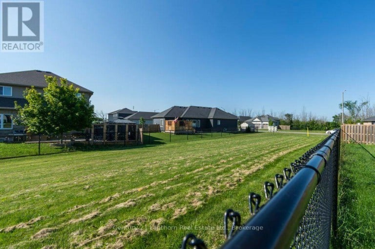 7 COTTONWOOD DRIVE, Belleville (Thurlow Ward), Ontario, K8N0J3