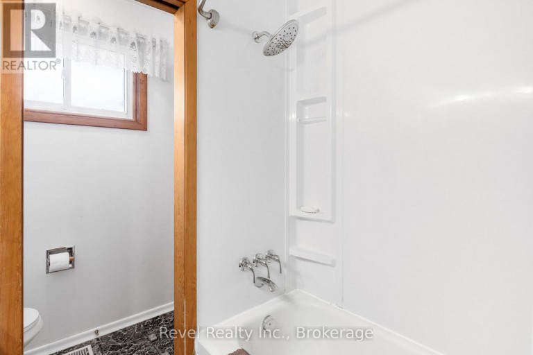 50 ST DAVID STREET, Kawartha Lakes (Lindsay), Ontario, K9V1N3